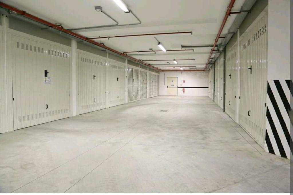Appartamenti Vela Milano Centro Con Garage Exterior foto