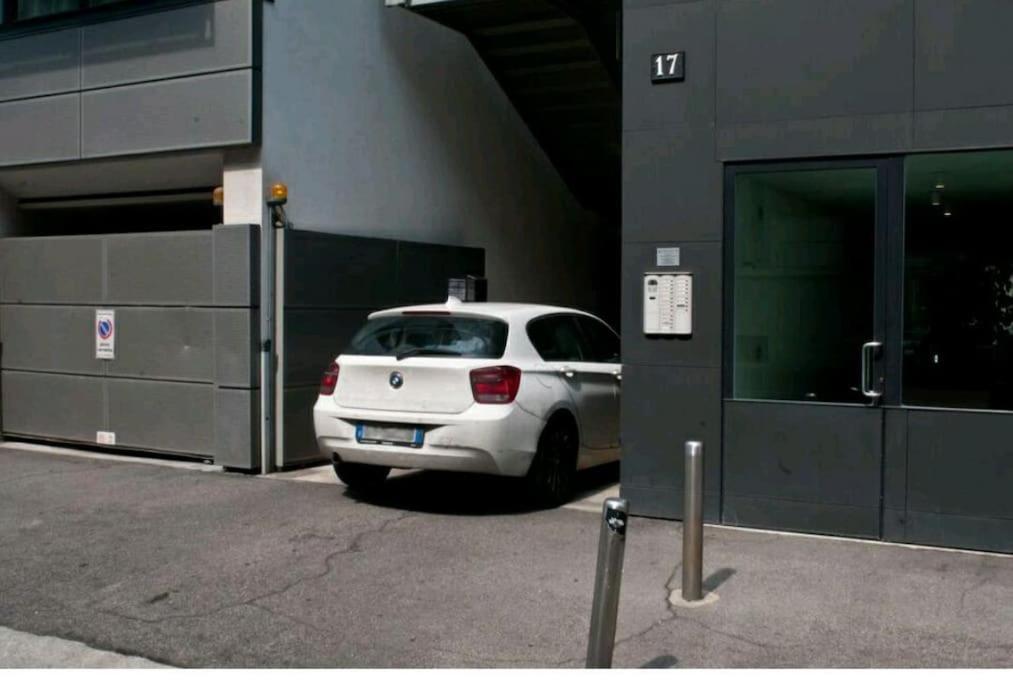 Appartamenti Vela Milano Centro Con Garage Exterior foto