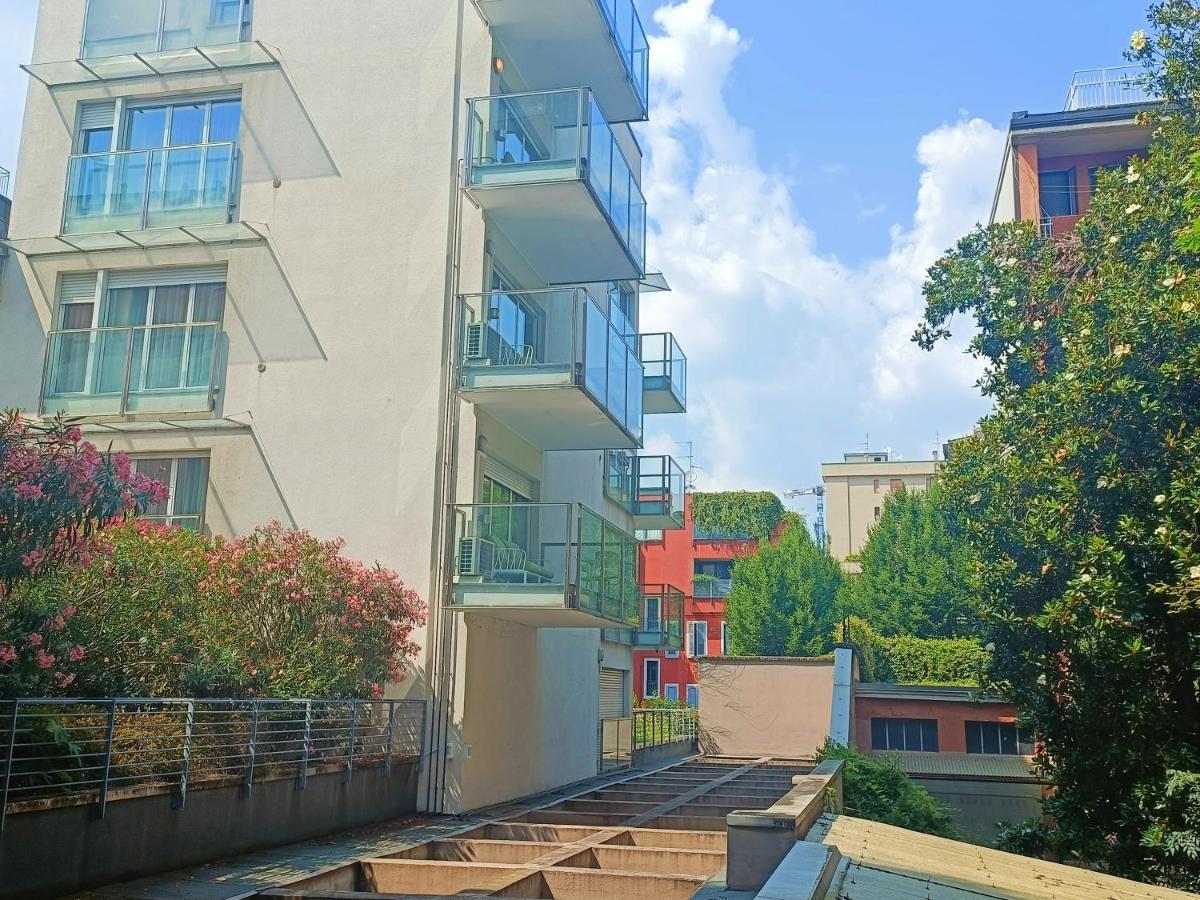 Appartamenti Vela Milano Centro Con Garage Exterior foto